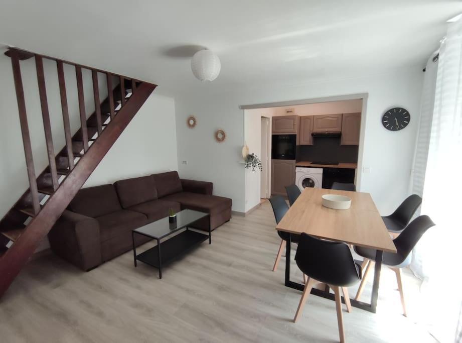 Appartement Duplex Cosy à Gonesse Extérieur photo