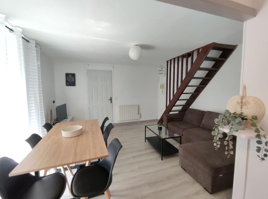 Appartement Duplex Cosy à Gonesse Extérieur photo